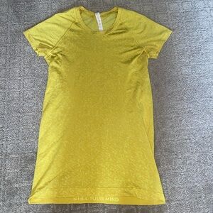 Womens lululemon short sleeve swiftly tech in golden yellow